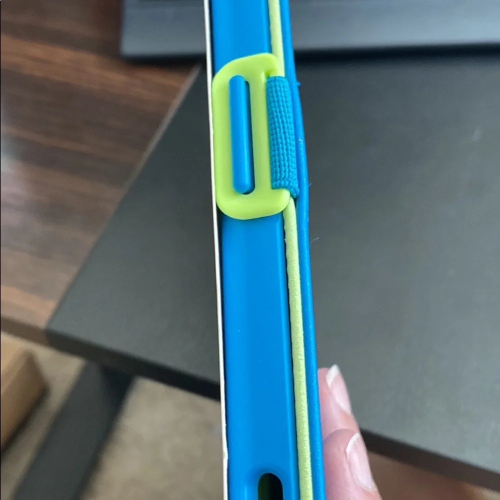🔥3 for $10🔥 Speck Apple IPad Air case with stand